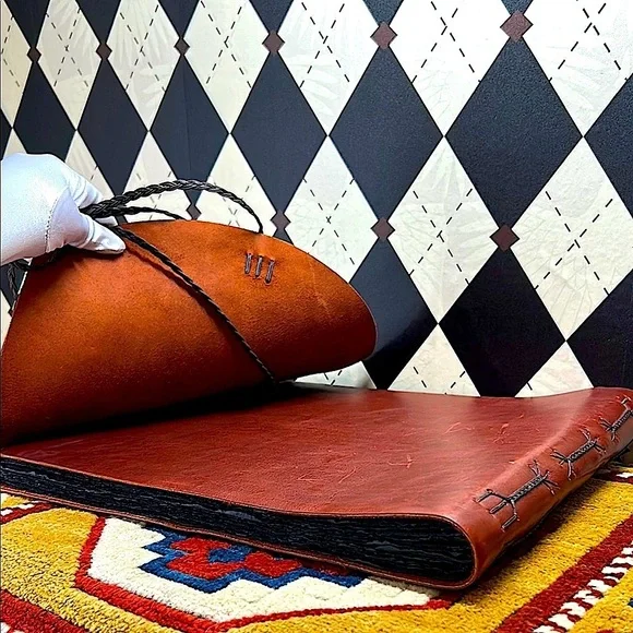 Artisan Handmade Leather Artist’s Folio – Masterpiece for Discerning Creatives - Picture 9 of 17